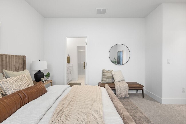 Building Photo - Brand New Luxury Duplex-Top of the line finishes & walking distance to The Village.