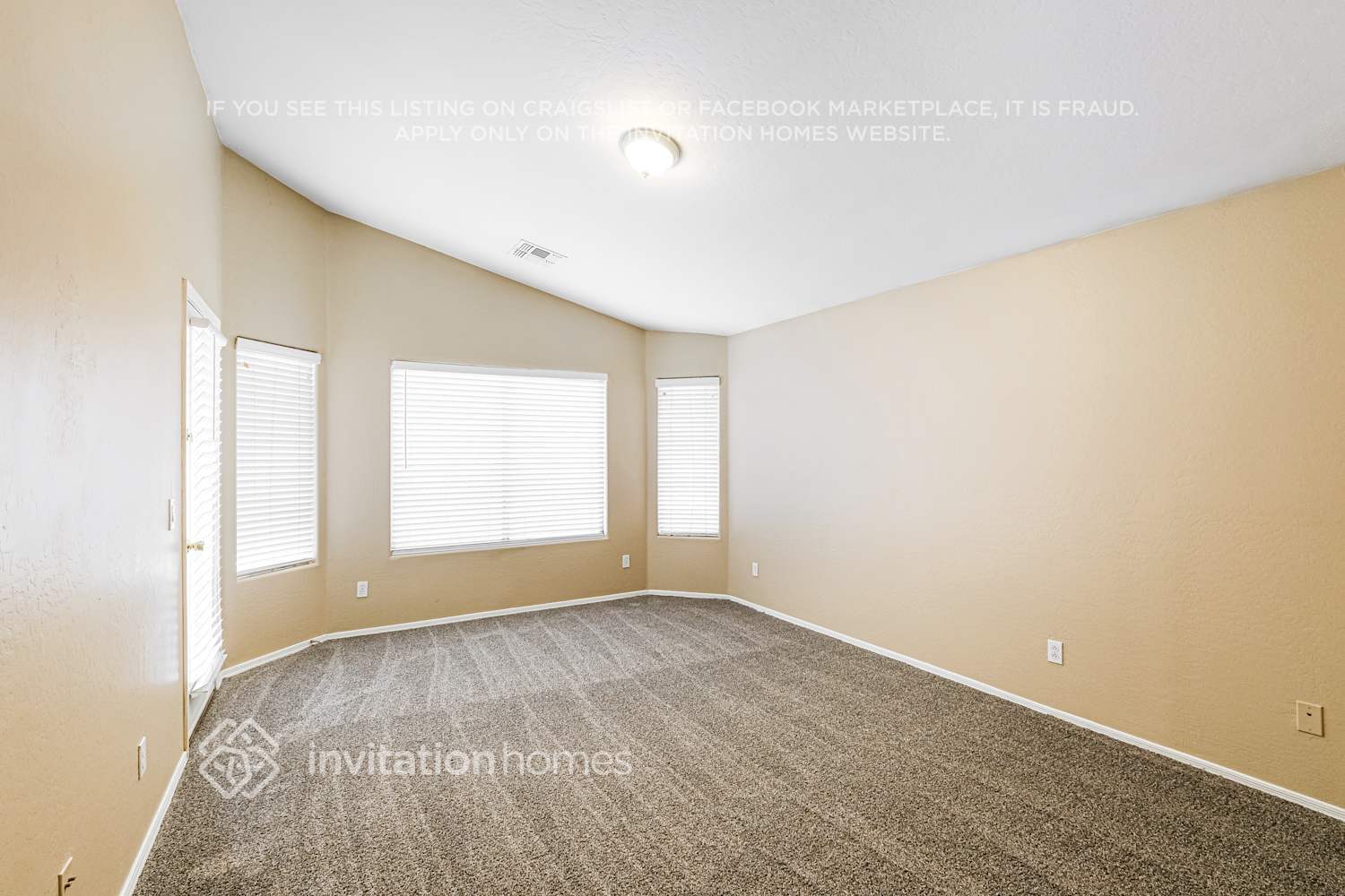 Building Photo - 9129 W MacKenzie Dr