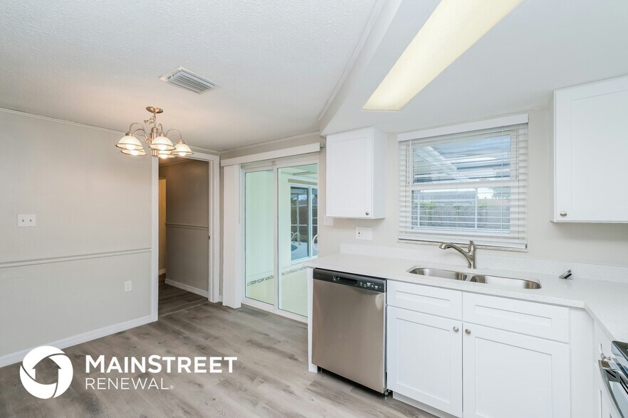 Building Photo - 9211 Chatam Ln
