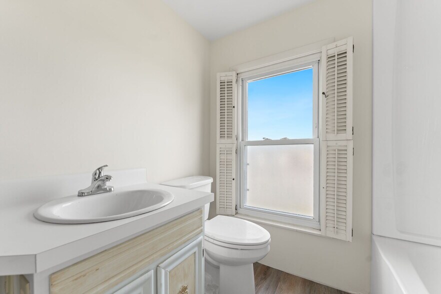 Building Photo - 2442 Mittman Rd