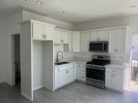 Building Photo - 318-320 S Chevy Chase Dr