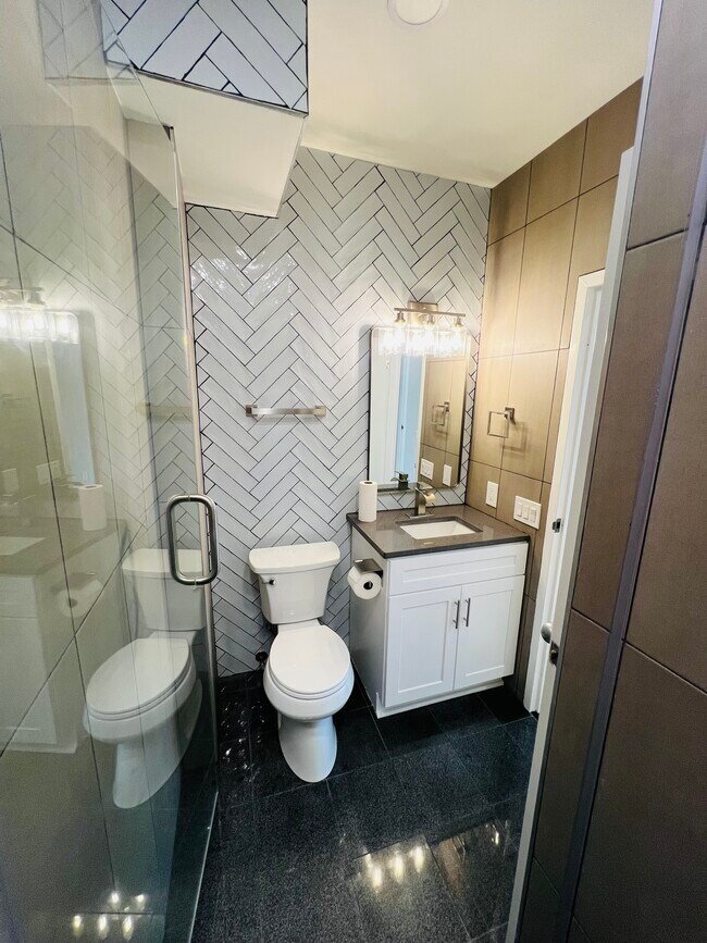 Building Photo - 182 Gay St