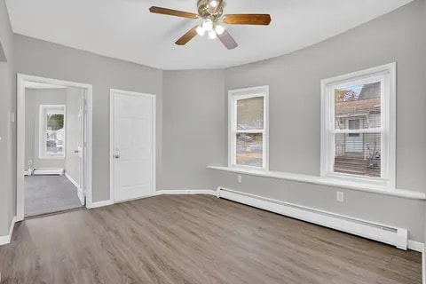 Building Photo - 528 Broadway St