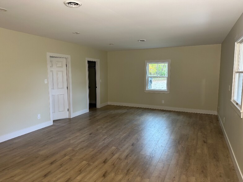 Building Photo - 6610 Lancaster Rd