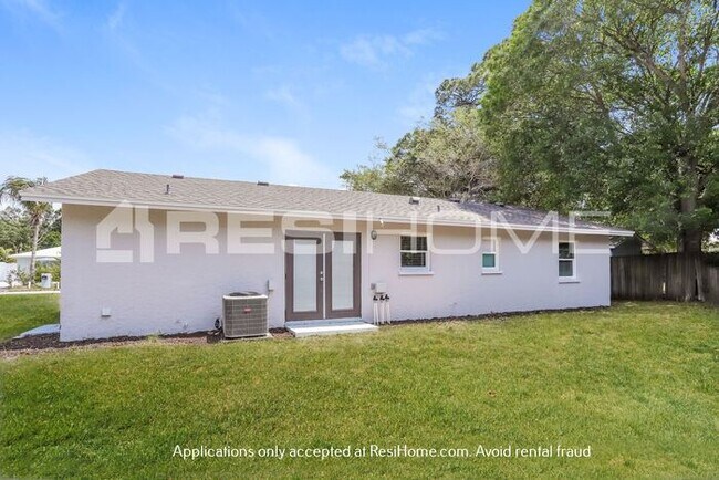 Building Photo - 104 51st St W
