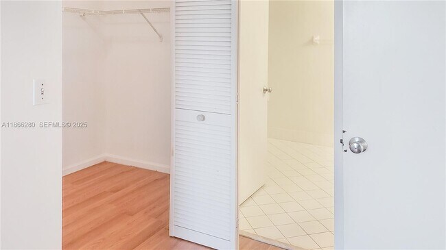 Building Photo - 2731 Ocean Club Blvd