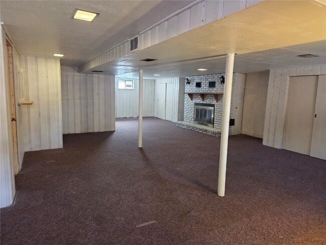 Building Photo - 9135 Harold Dr