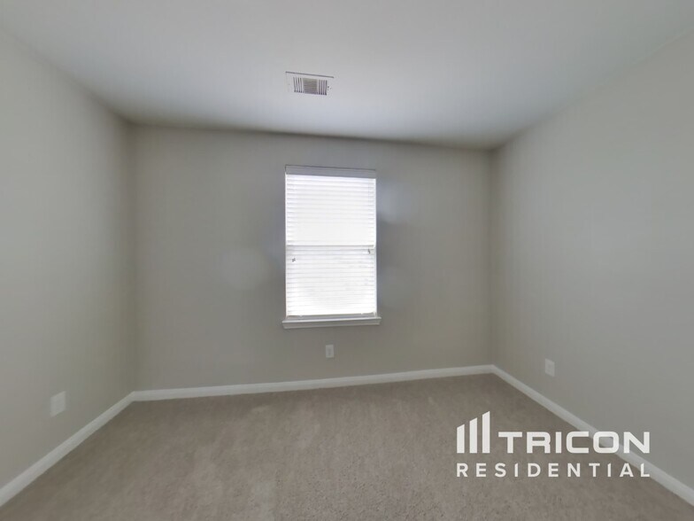 Building Photo - 5002 Pacific Ridge Ln
