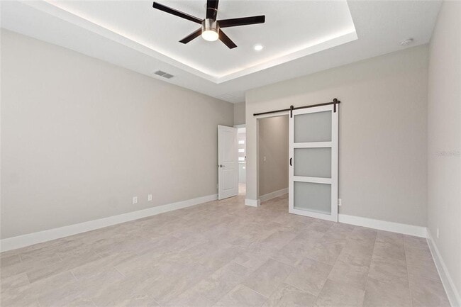Building Photo - 3707 Fontainebleau St