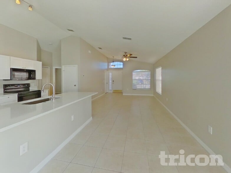 Building Photo - 2412 Cedarfield Ln