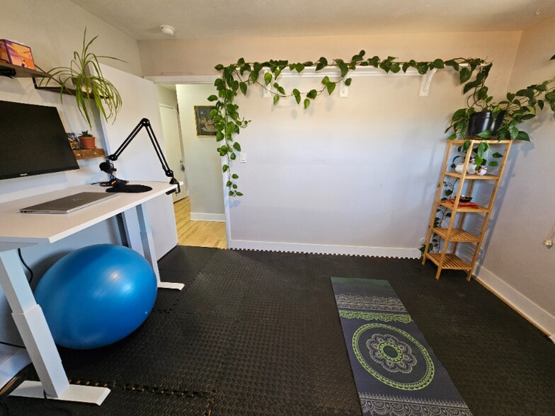 Building Photo - 880 35th St