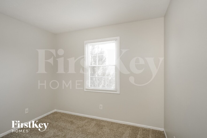 Building Photo - 5717 Simmul Ln