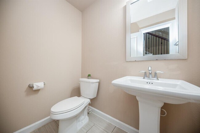 Building Photo - 3310 Belmont River Ln
