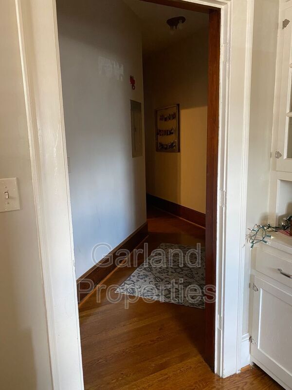Building Photo - 356 Walnut Ave SW