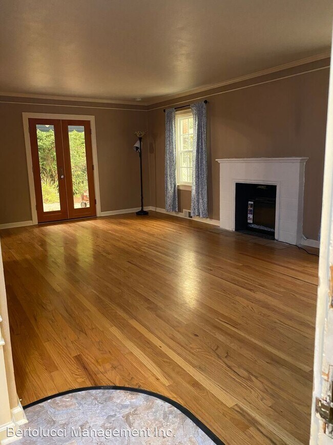 Building Photo - 2 br, 1 bath House - 760 Liberty St. SE