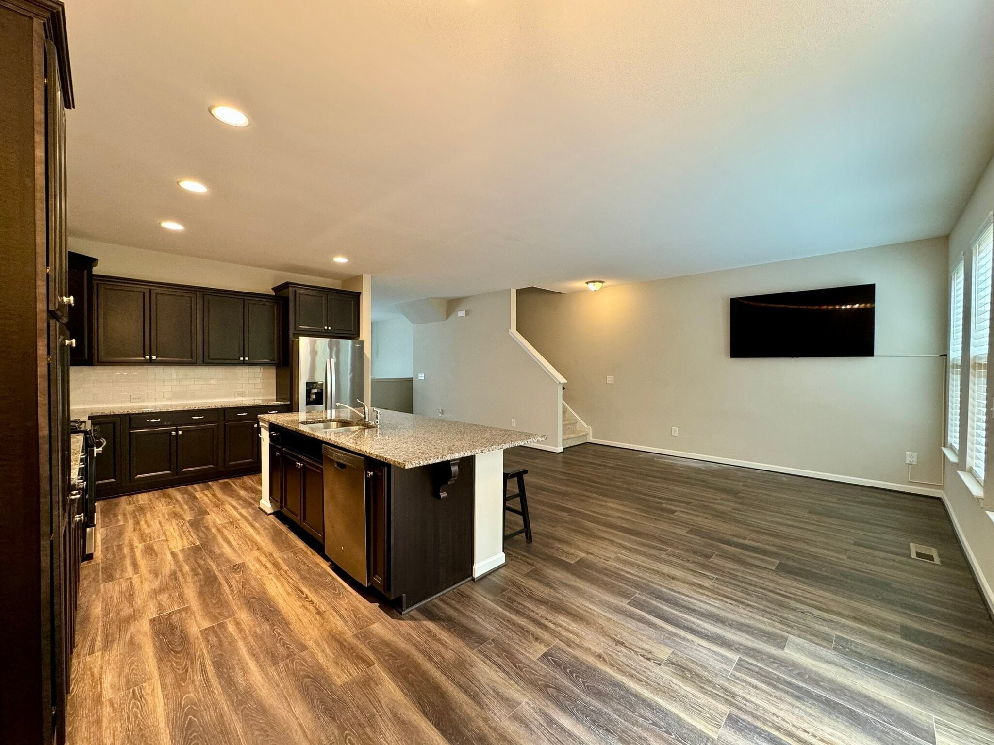 Building Photo - 1025 Lathrop Ln