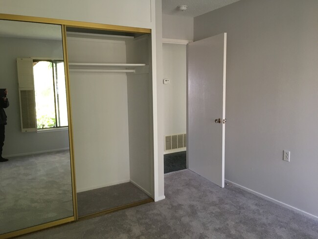 2nd bedroom full mirrored closet - 2501 Golden Rain Rd