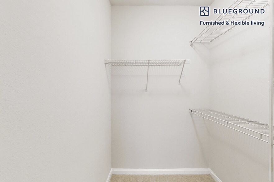 Building Photo - 2350 26th Ct S