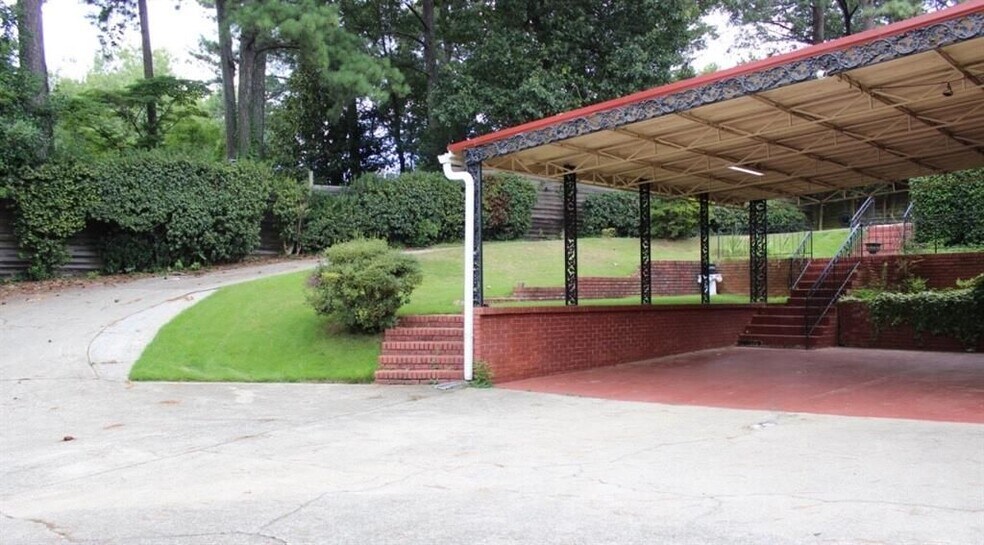 Building Photo - 3872 Orchard Rd SE