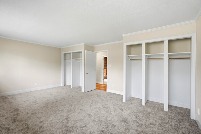 Building Photo - 607 Longleaf Ave