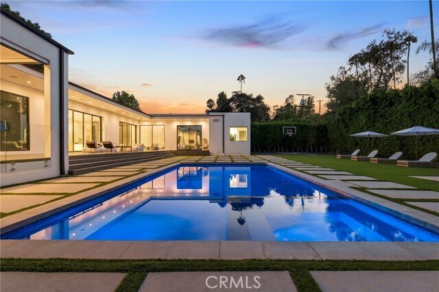 Building Photo - 20141 Wells Dr