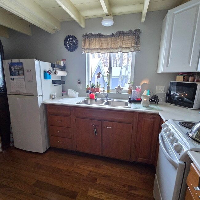 Building Photo - 66 Spring St