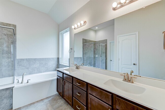 Building Photo - 84 Linnwood Dr