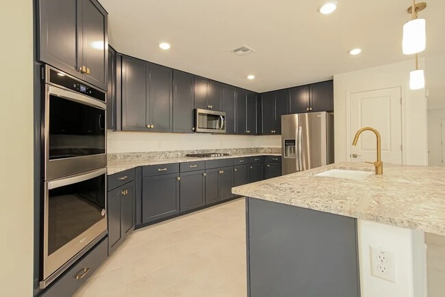 Building Photo - 2432 W Jessica Ln