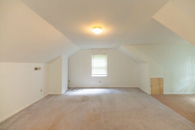 Building Photo - 4916 Gold Crest Dr