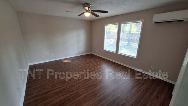 Building Photo - 201 Elm Ave