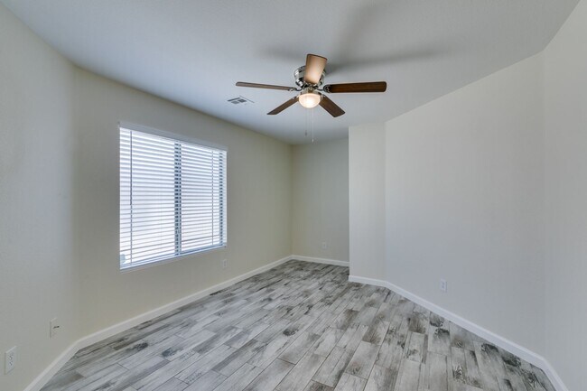 Building Photo - Beautiful 3 bedroom home near South Summerlin!
