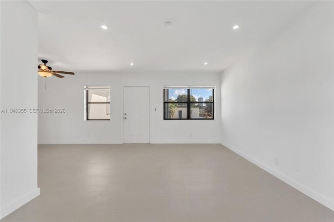 Building Photo - 600 SW 8th St