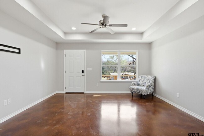Building Photo - 336 Timberline Dr