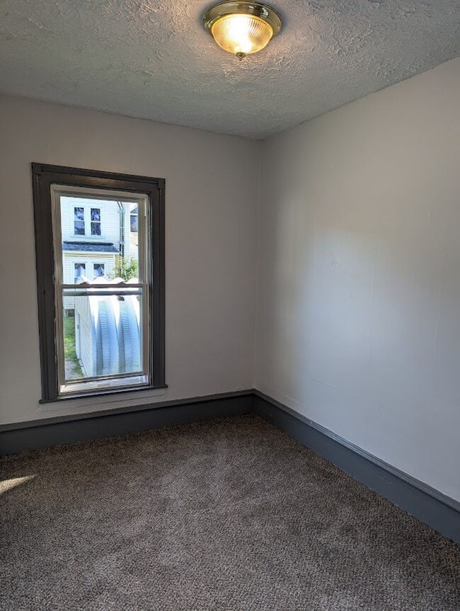 Building Photo - 695/697 Highland Ave