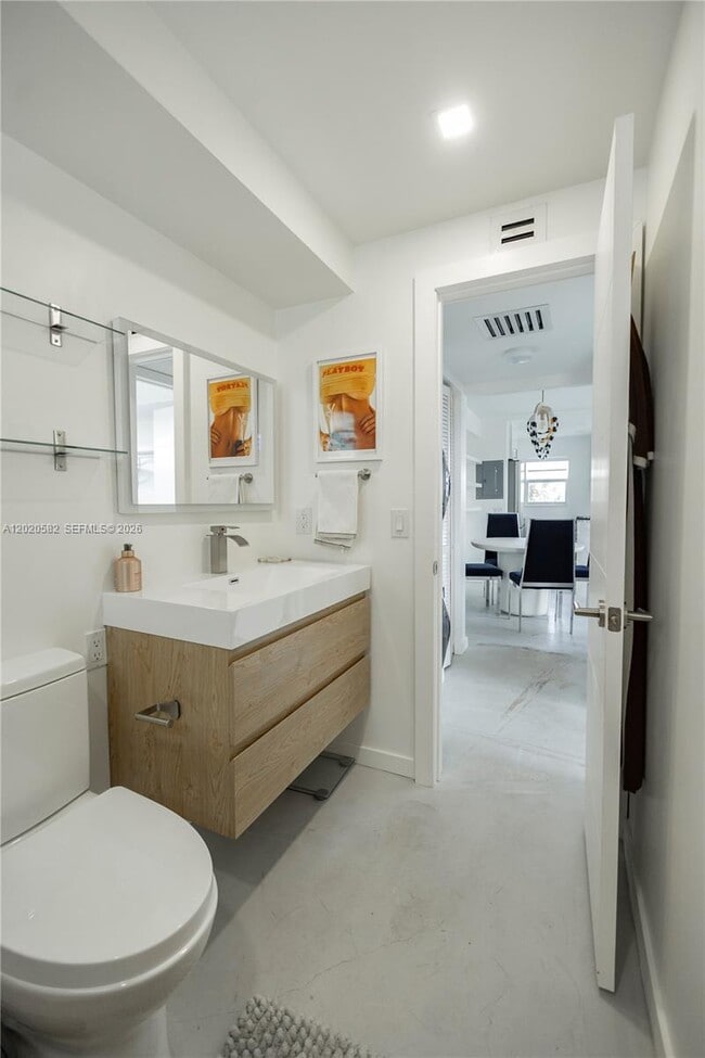 Building Photo - 301 Jefferson Ave