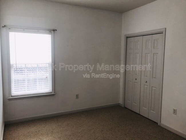 Building Photo - 1903 Elmsmere Ave