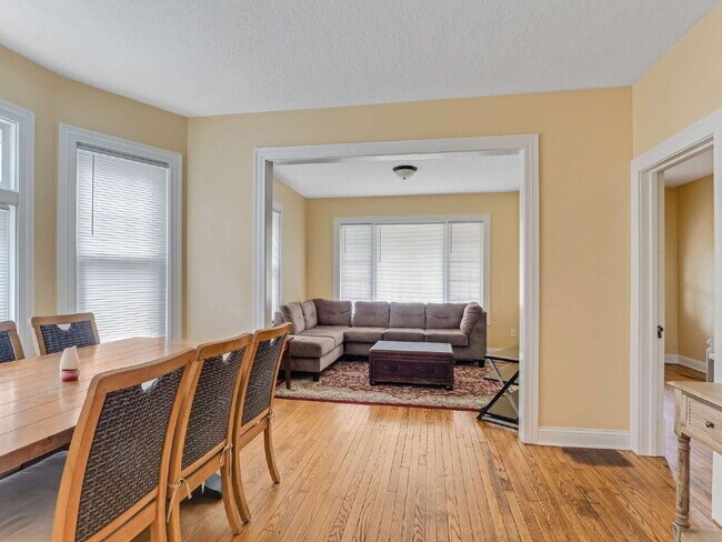 Building Photo - Gorgeous 3 BR FURNISHED Lower-Level Duplex