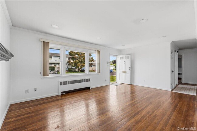 Building Photo - 4 Cecil Pl
