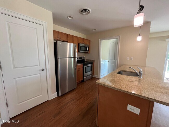 Building Photo - 60 Weibel Ave