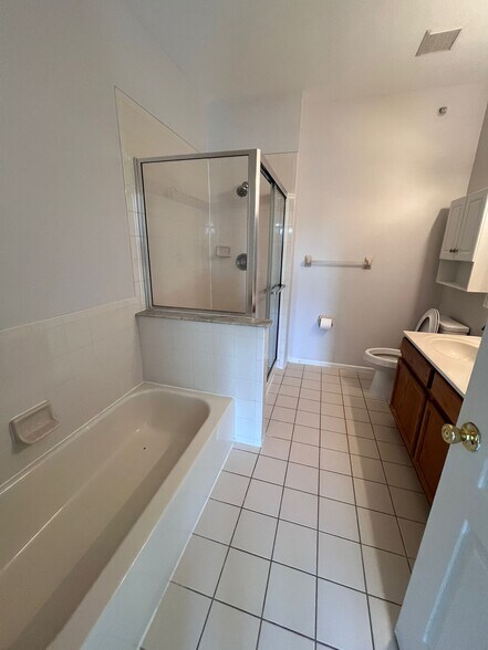 Building Photo - 933 Del Negro Ct