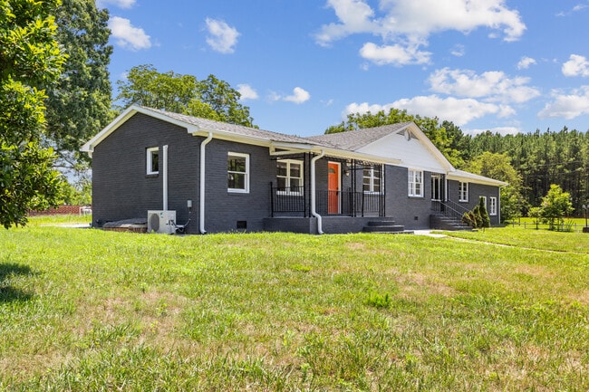 Building Photo - 1644 Sims Bridge Rd