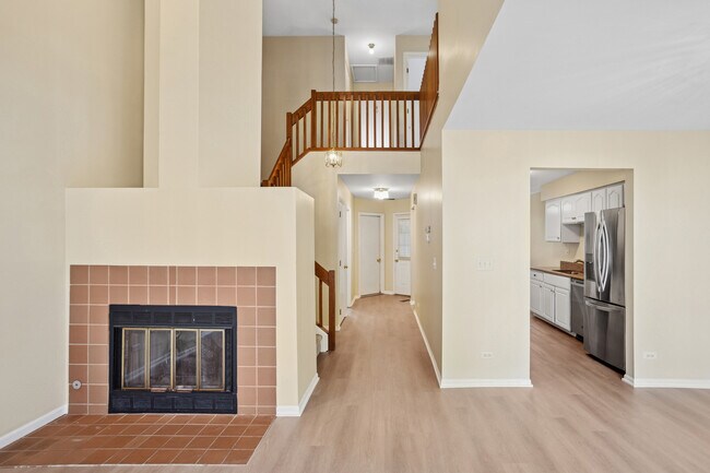 Building Photo - 1252 S Parkside Dr