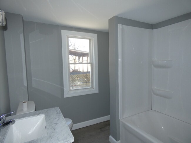 Building Photo - 391 E Marsile St