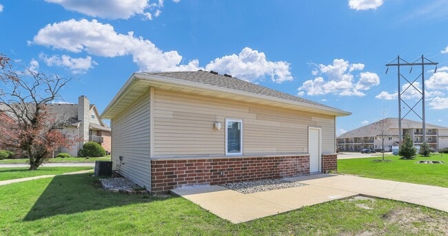 Building Photo - Escape to Serenity: Experience the Charm of our One-Bedroom Cottage!
