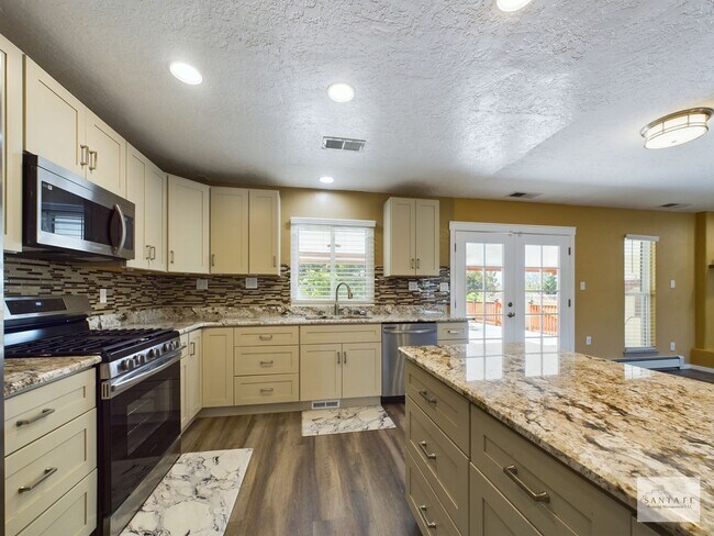 Building Photo - Beautifully Remodeled single Level Home Av...