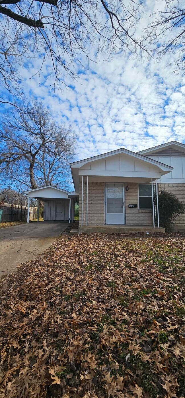 Building Photo - 1433 S Rusk St