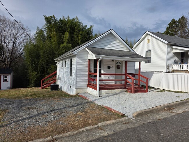 Building Photo - Charming 1 Bedroom Home Near Downtown Mount Airy