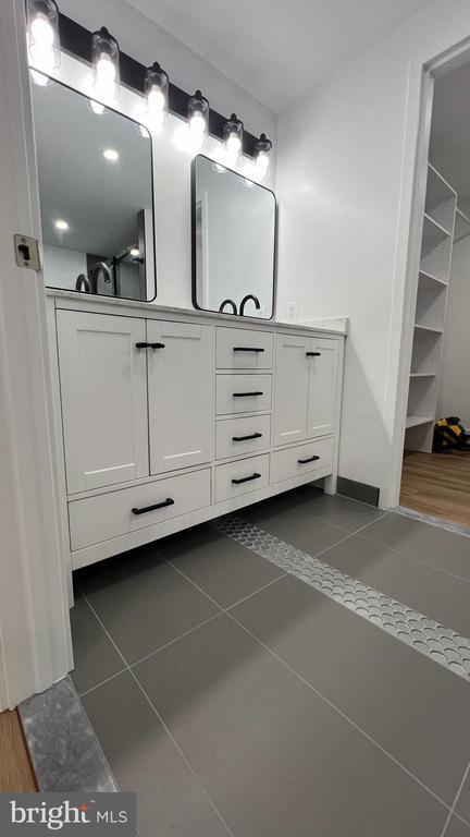 Building Photo - 3701 S George Mason Dr