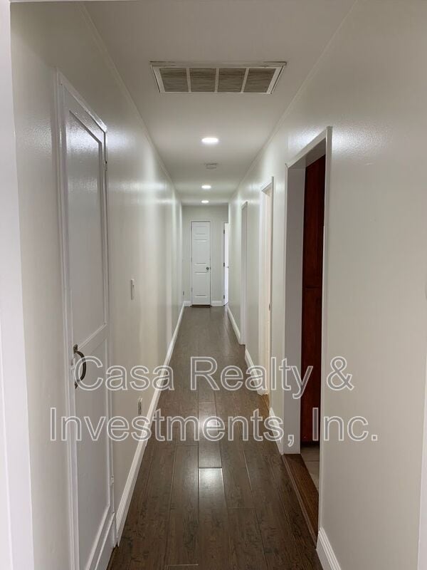Building Photo - 444 N Alta Vista Blvd