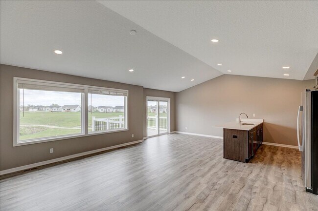 Building Photo - House for Rent in Des Moines/Ankeny